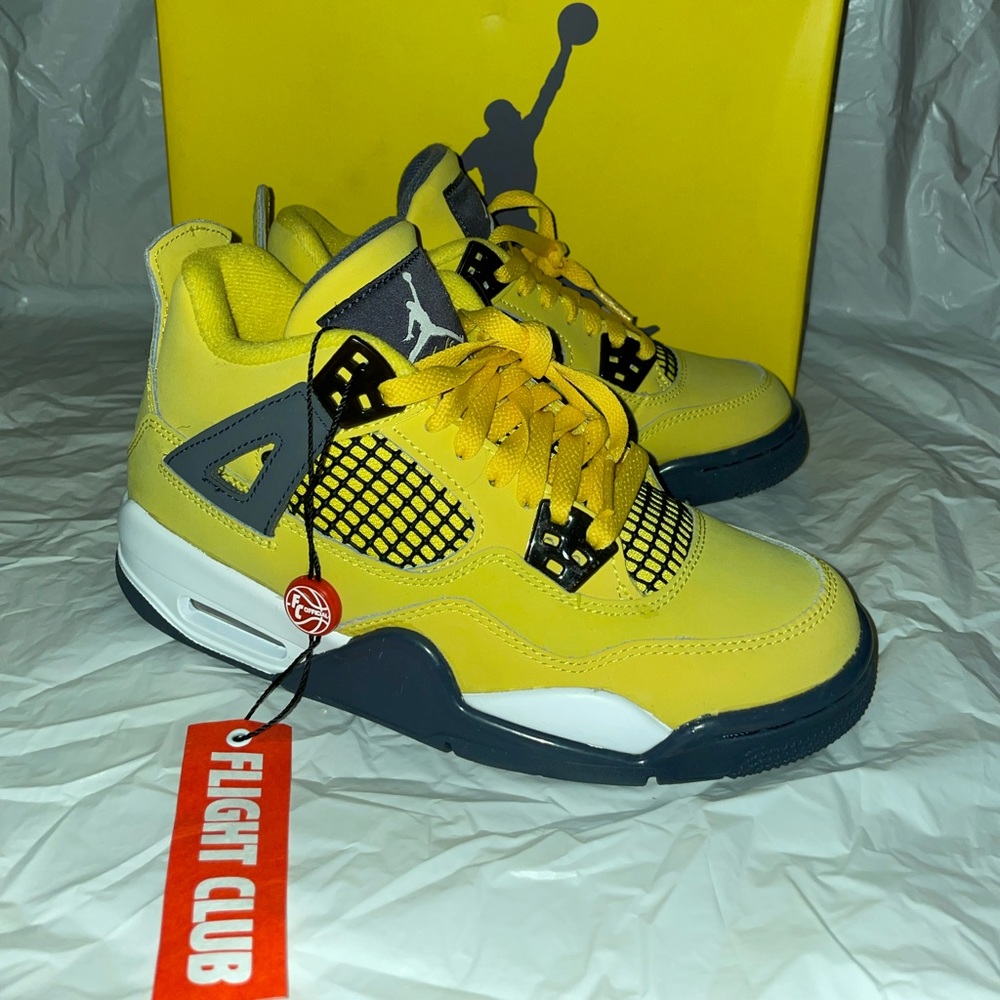 Jordan 4 lightning